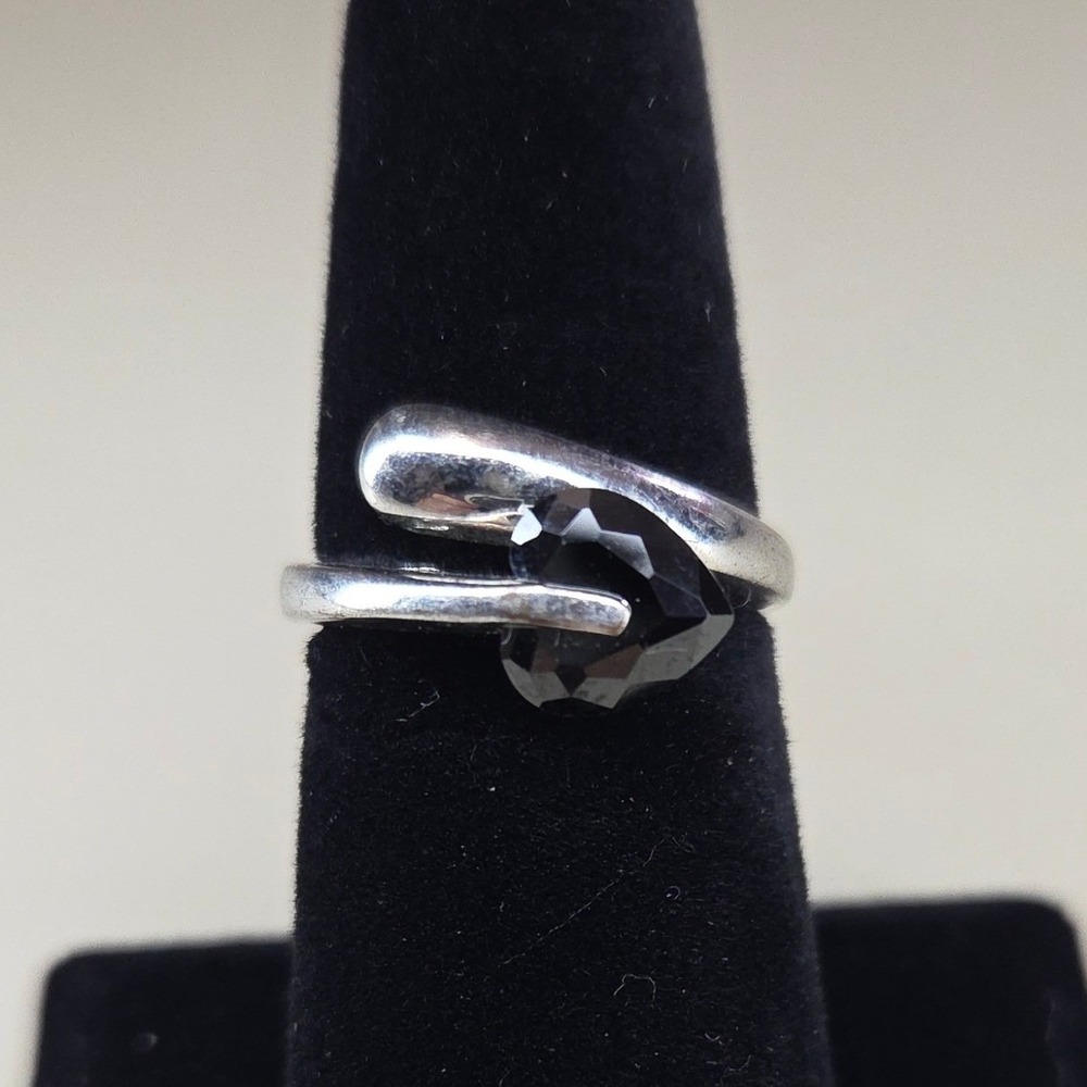 Silver Tone Bypass Heart Ring Black Stone Size 8 Minimalist Goth Whimsigothic